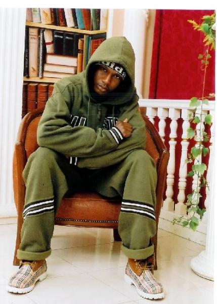 LUI   C  VIEUX  UN GRAND FRERE